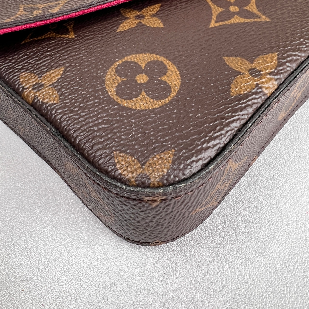 Louis Vuitton Brown Pouches A-17720