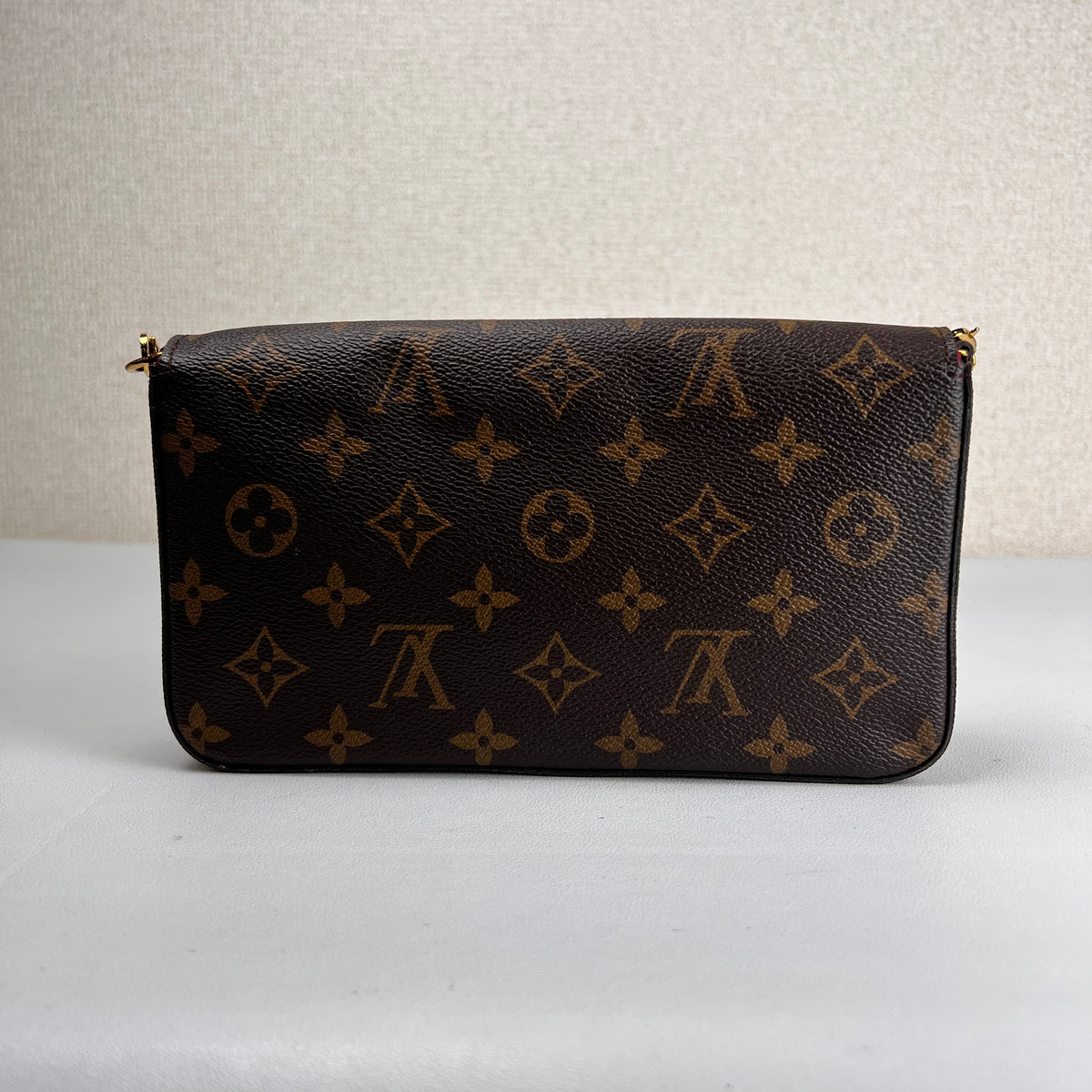 Louis Vuitton Brown Pouches A-17720