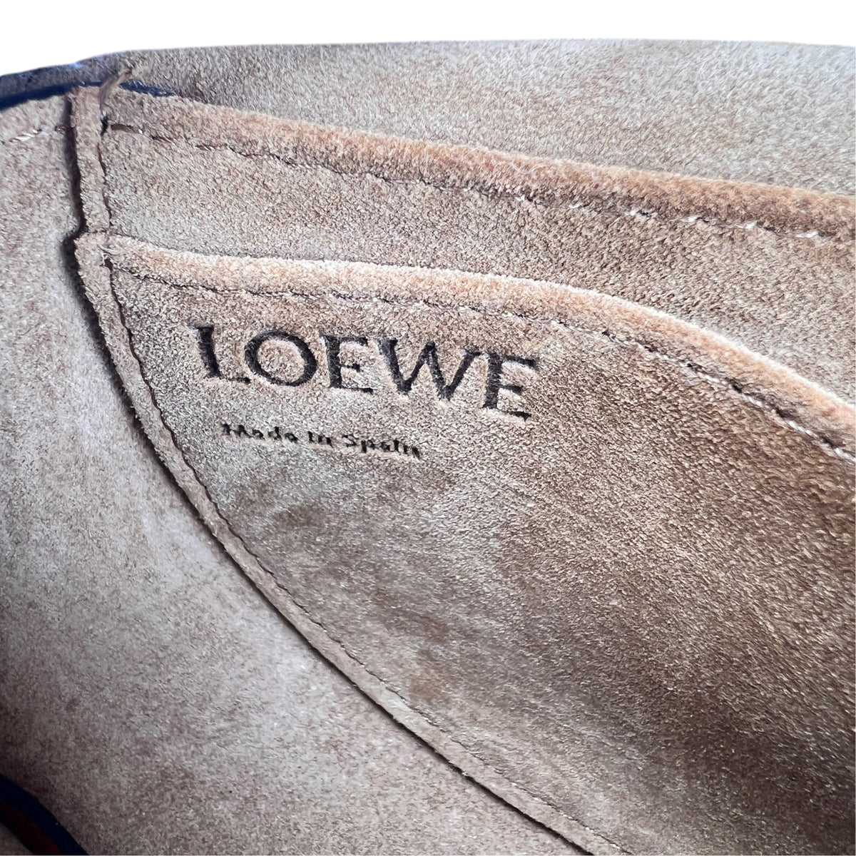 Loewe Red Shoulder Bags A-17722