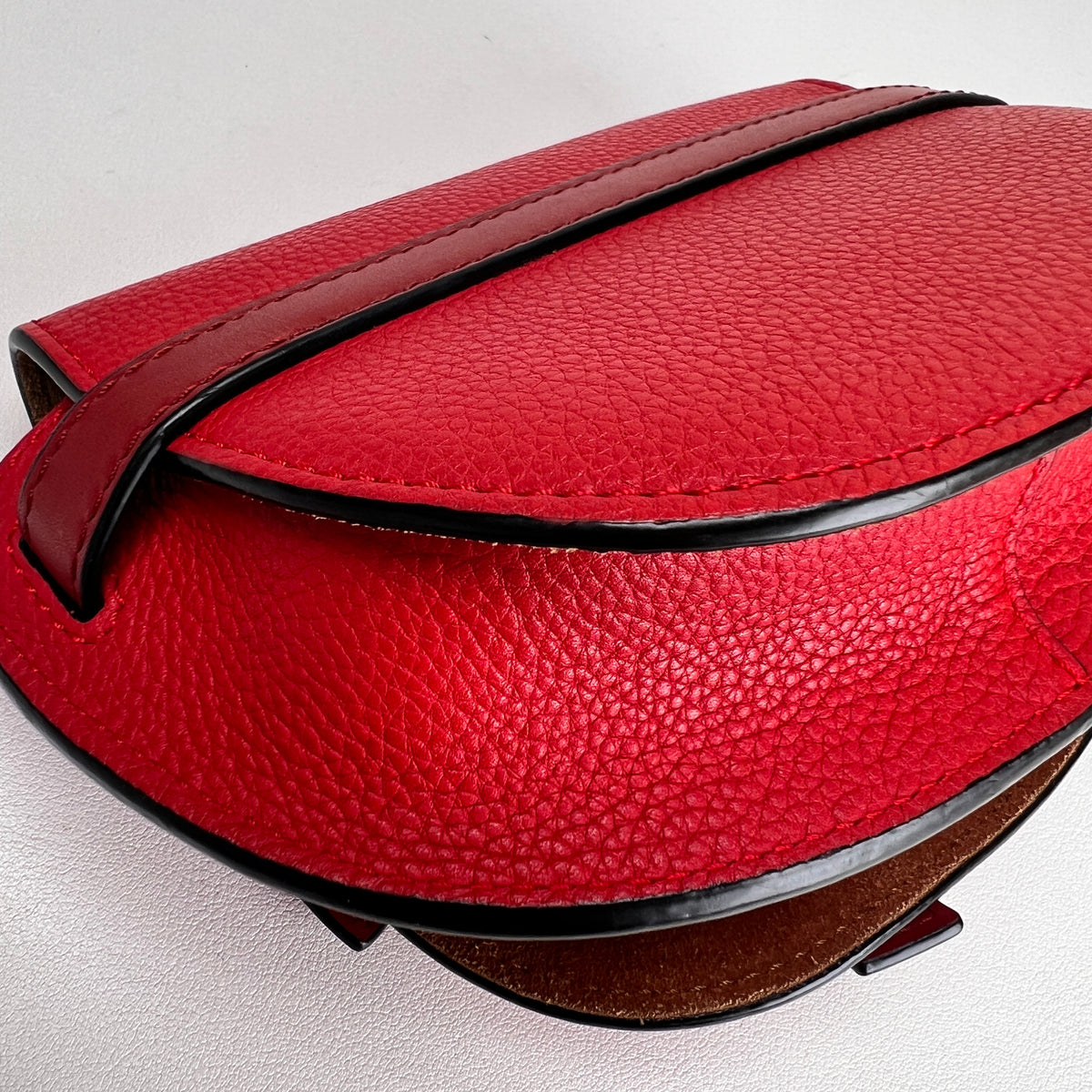 Loewe Red Shoulder Bags A-17722