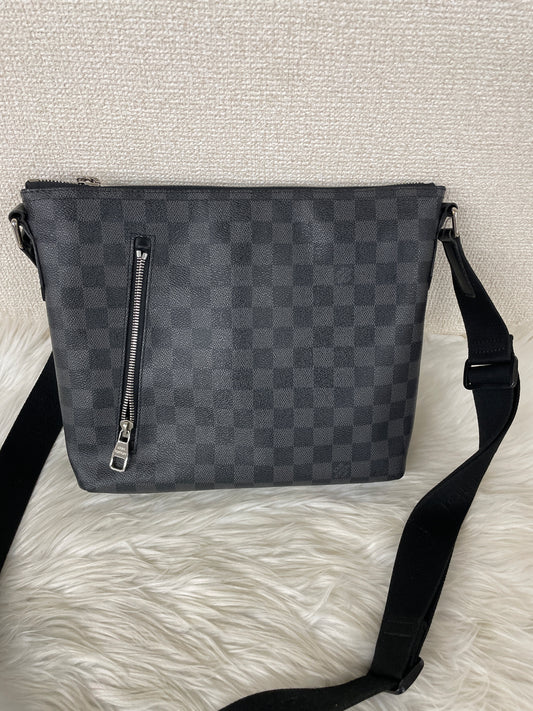 Louis Vuitton Gray Shoulder Bags A-17724
