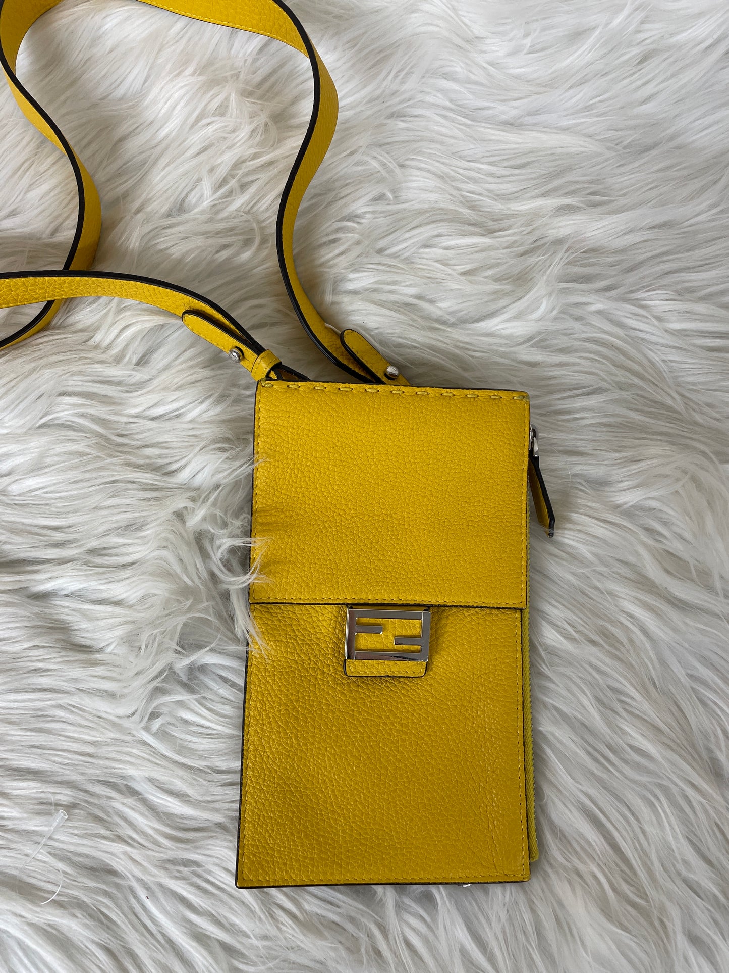 Fendi Yellow Shoulder Bags A-17730