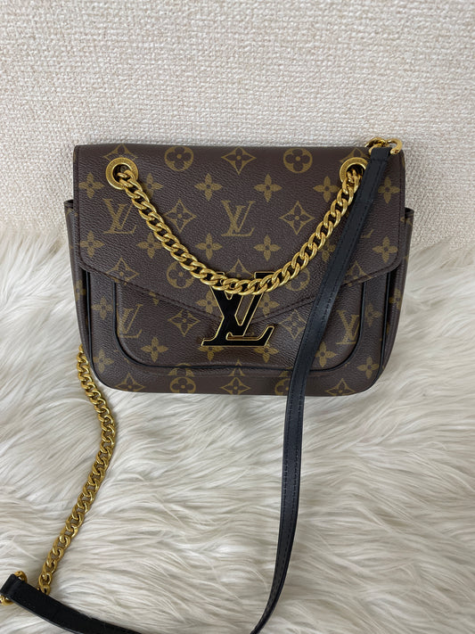 Louis Vuitton Brown Shoulder Bags A-17739