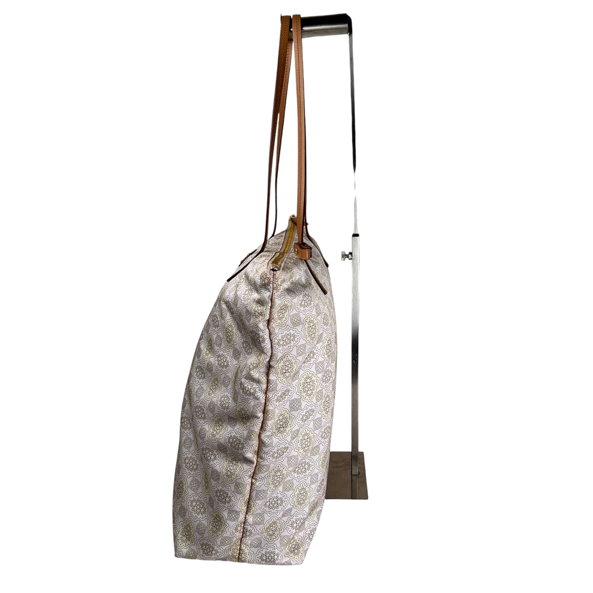 Prada Beige Tote Bags A-17740