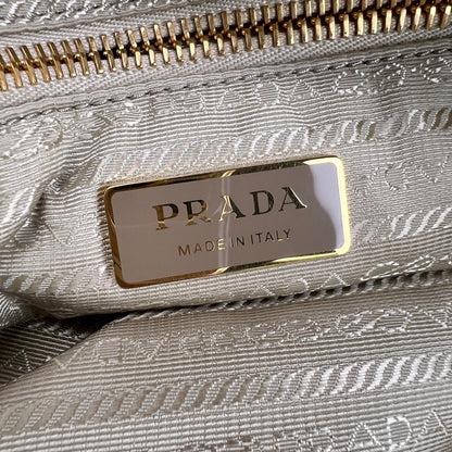 Prada Beige Tote Bags A-17740