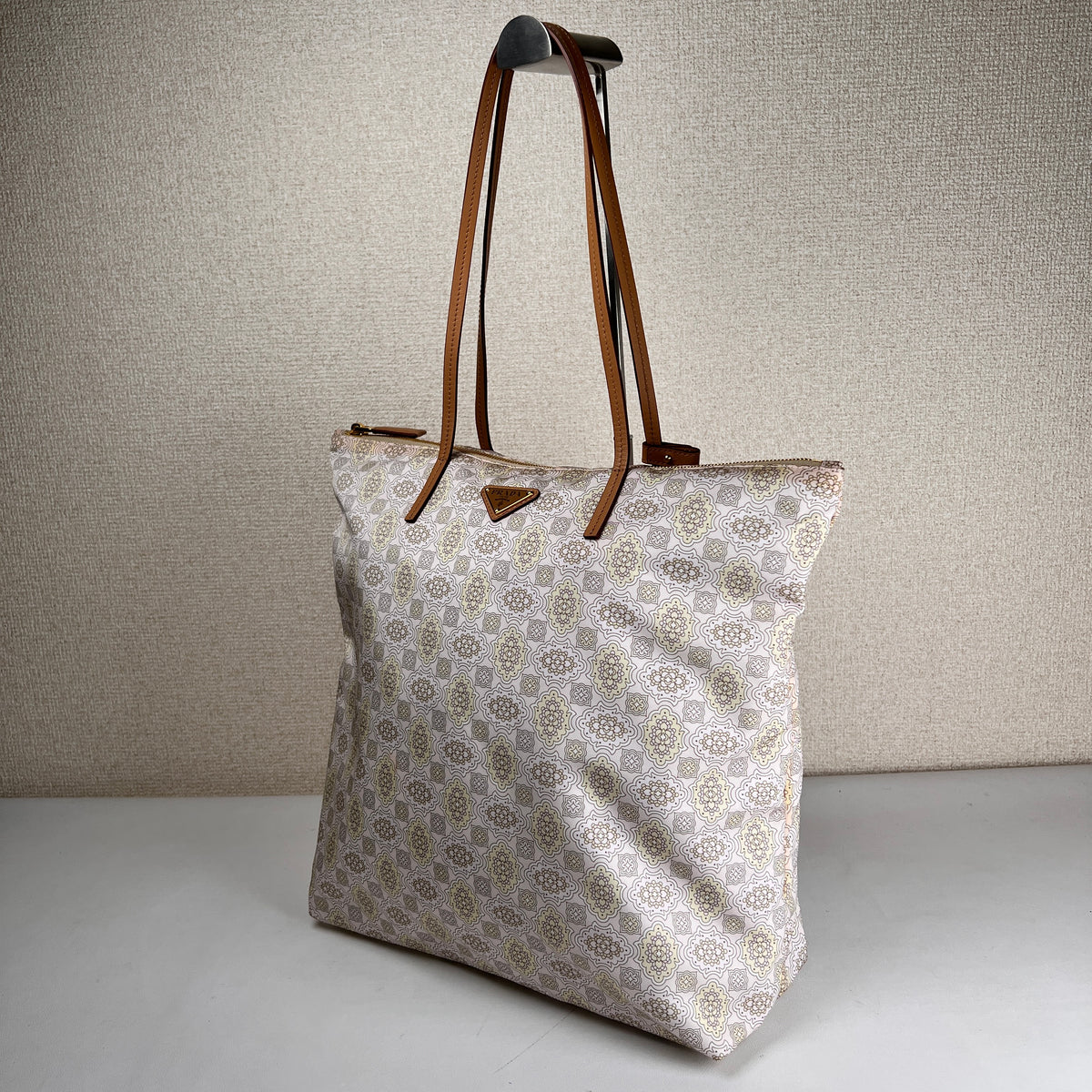 Prada Beige Tote Bags A-17740