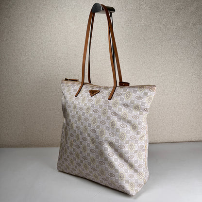 Prada Beige Tote Bags A-17740
