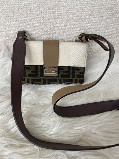 Fendi Beige Shoulder Bags A-17746