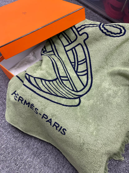 Hermes Green Small goods A-17752