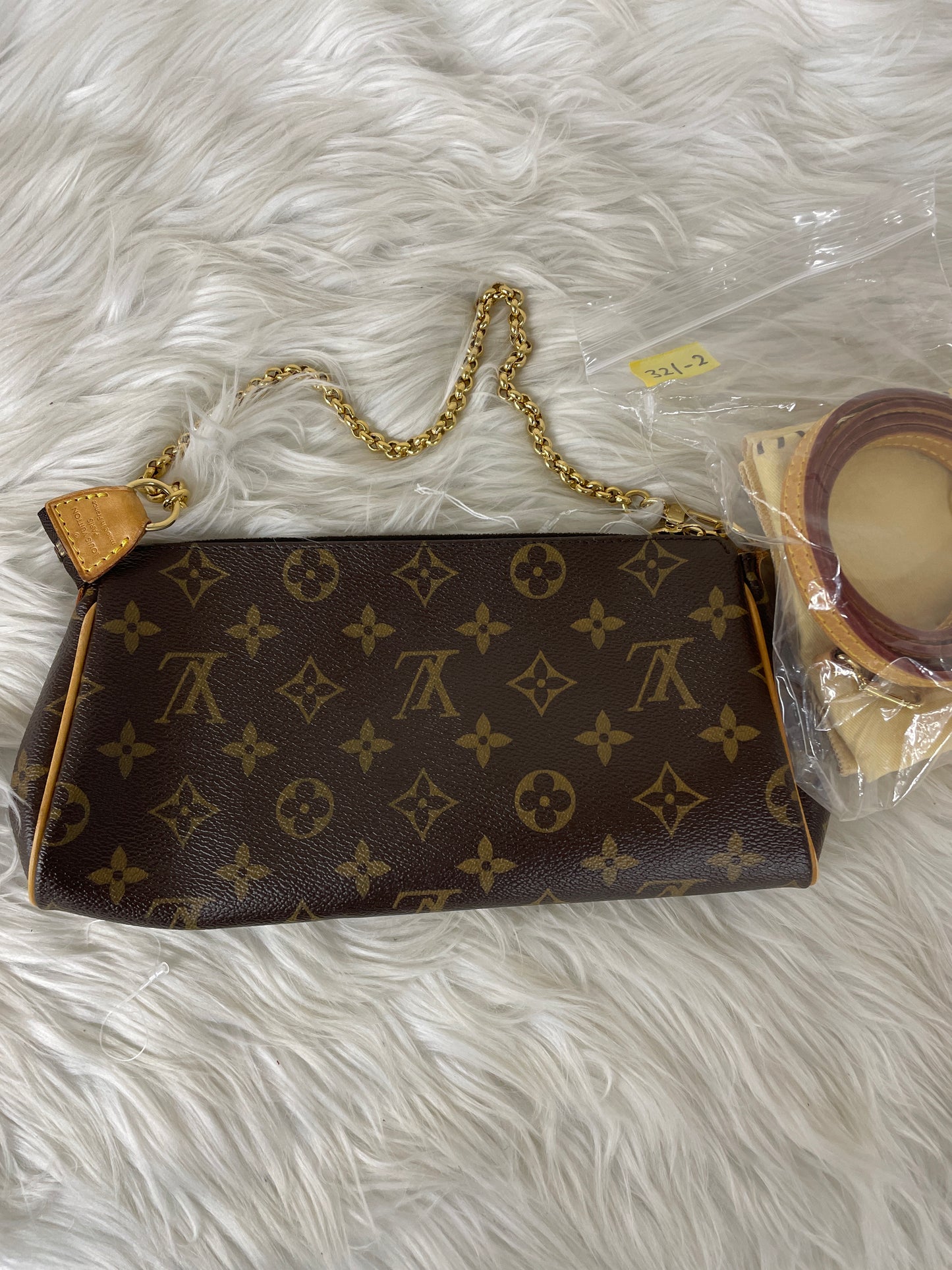 Louis Vuitton Brown Shoulder Bags A-17754