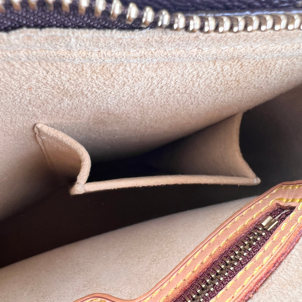 Louis Vuitton Brown Handle Bags A-17778