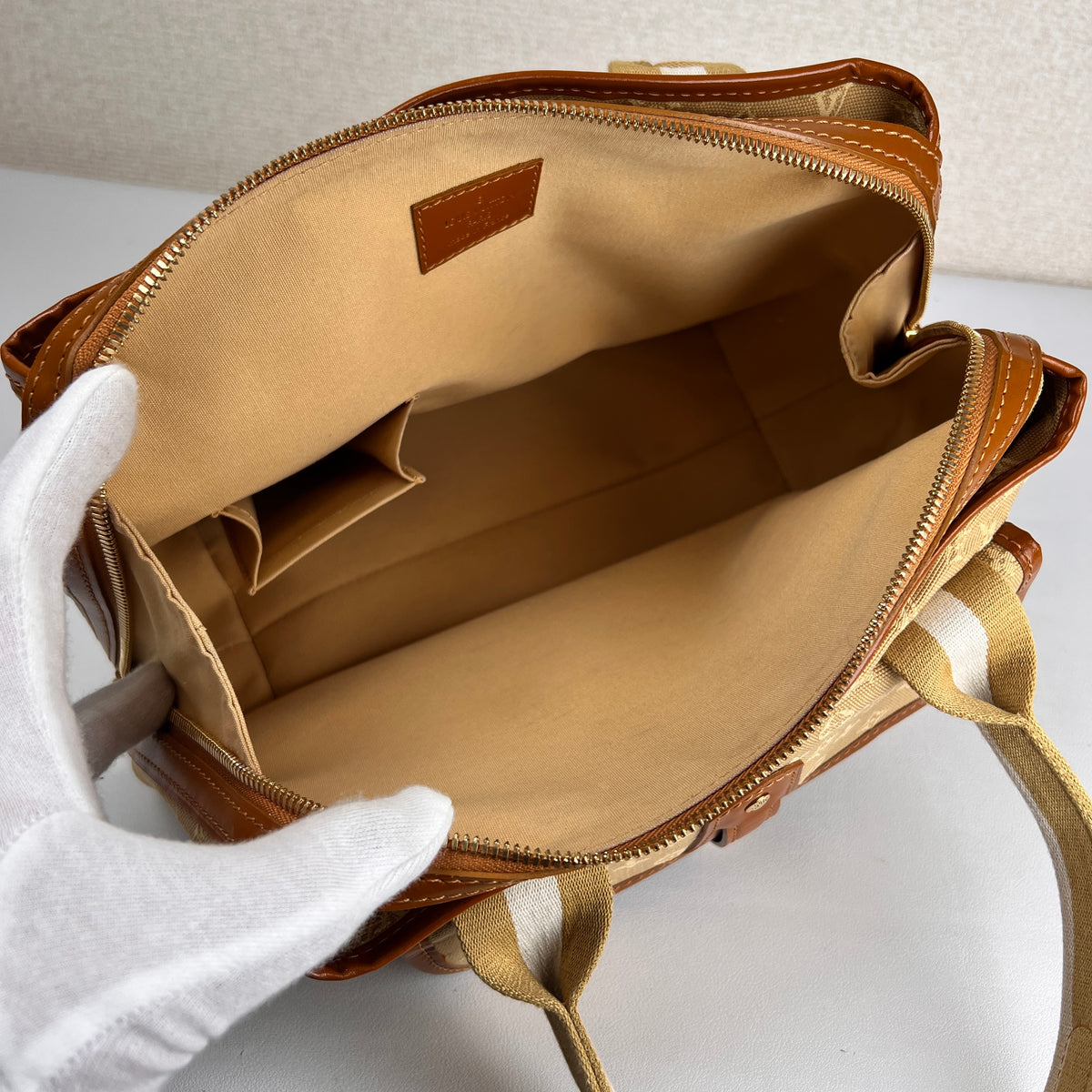 Louis Vuitton Beige Handle Bags A-17782