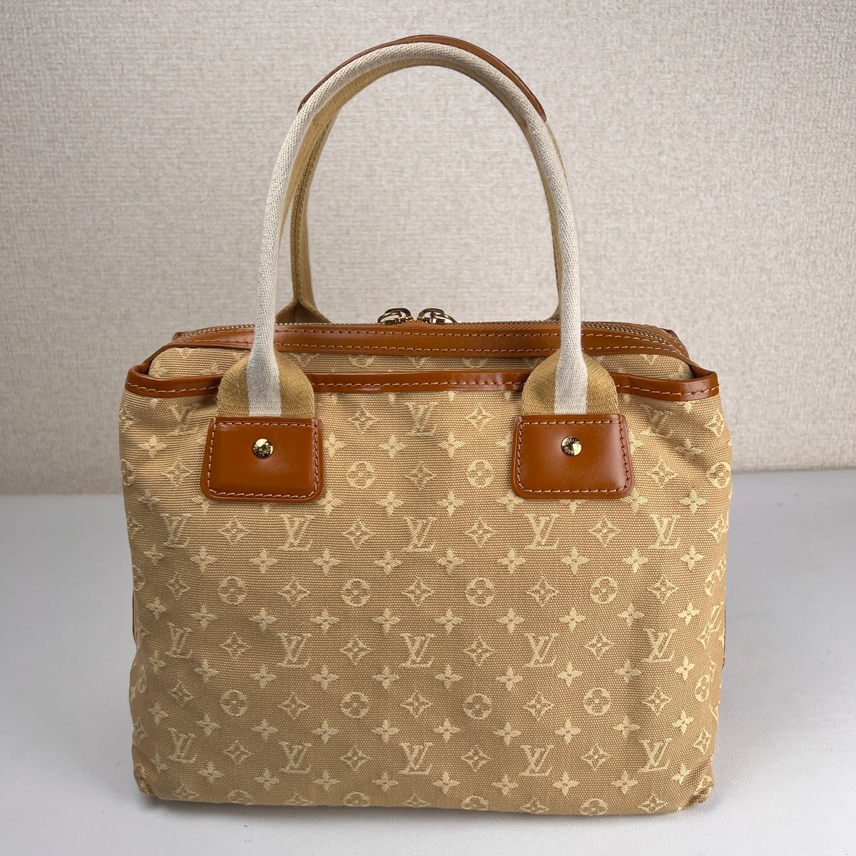 Louis Vuitton Beige Handle Bags A-17782