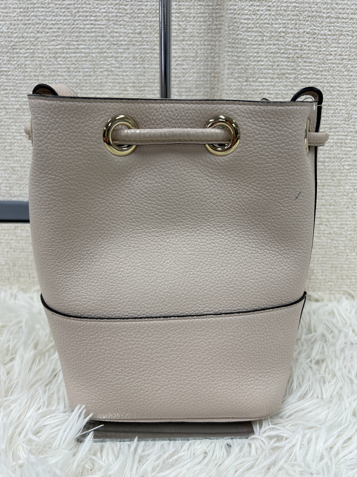 Ferragamo White Shoulder Bags A-17784