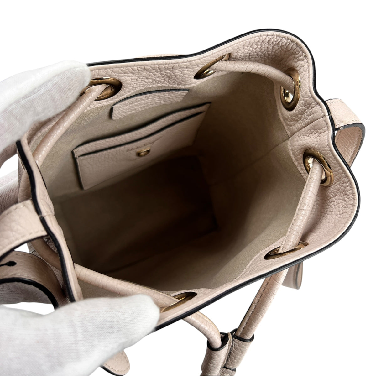 Ferragamo White Shoulder Bags A-17784