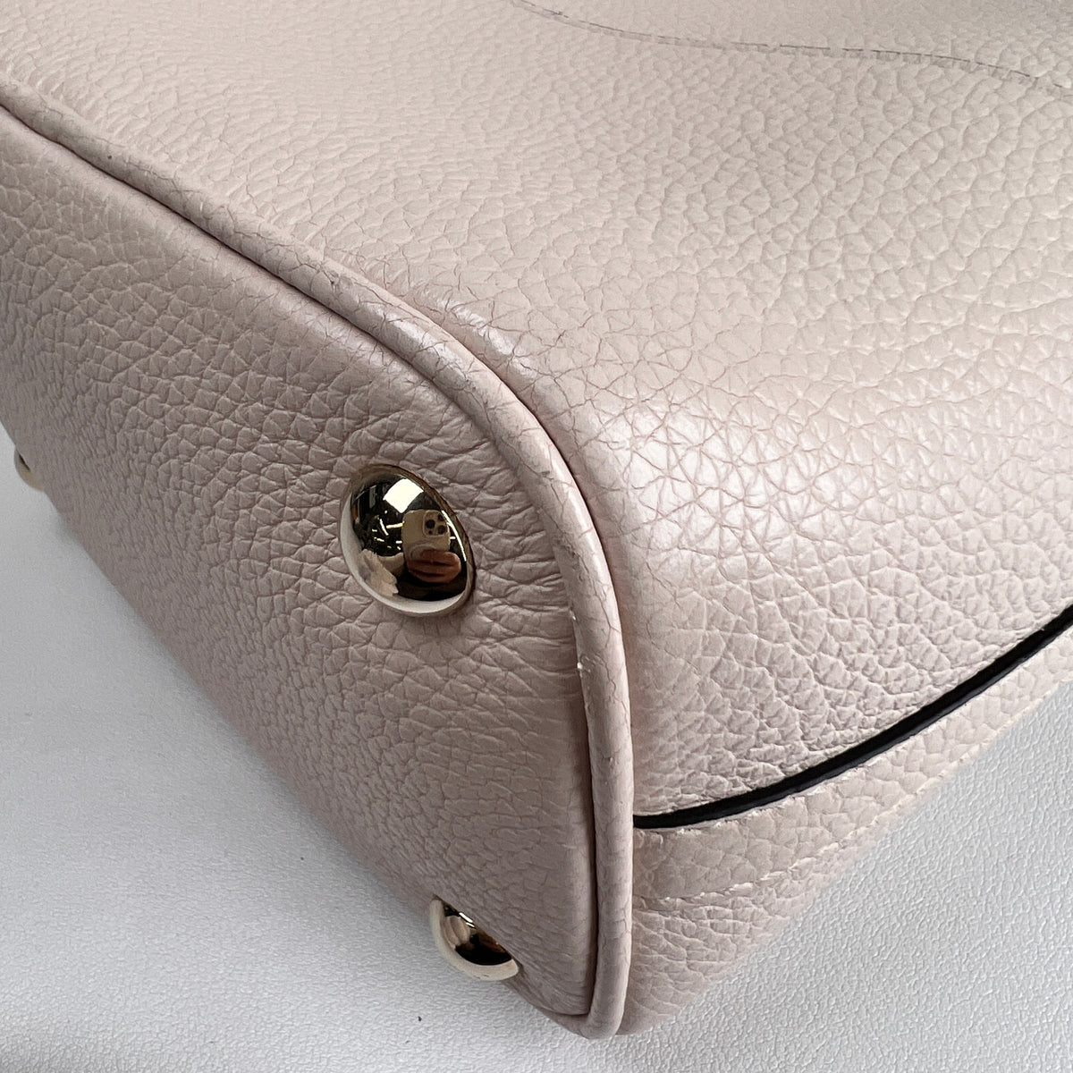 Ferragamo White Shoulder Bags A-17784