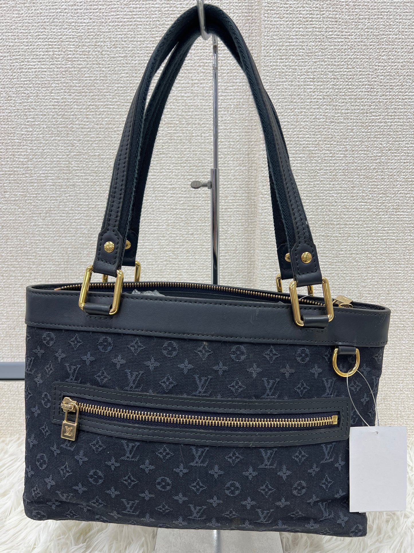 Louis Vuitton Navy Shoulder Bags A-17787