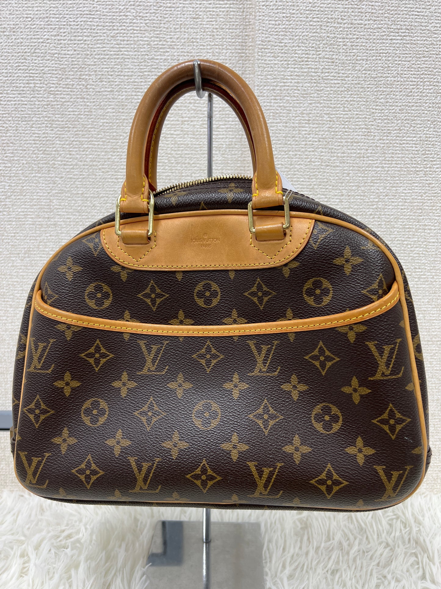 Louis Vuitton Brown Handle Bags A-17793