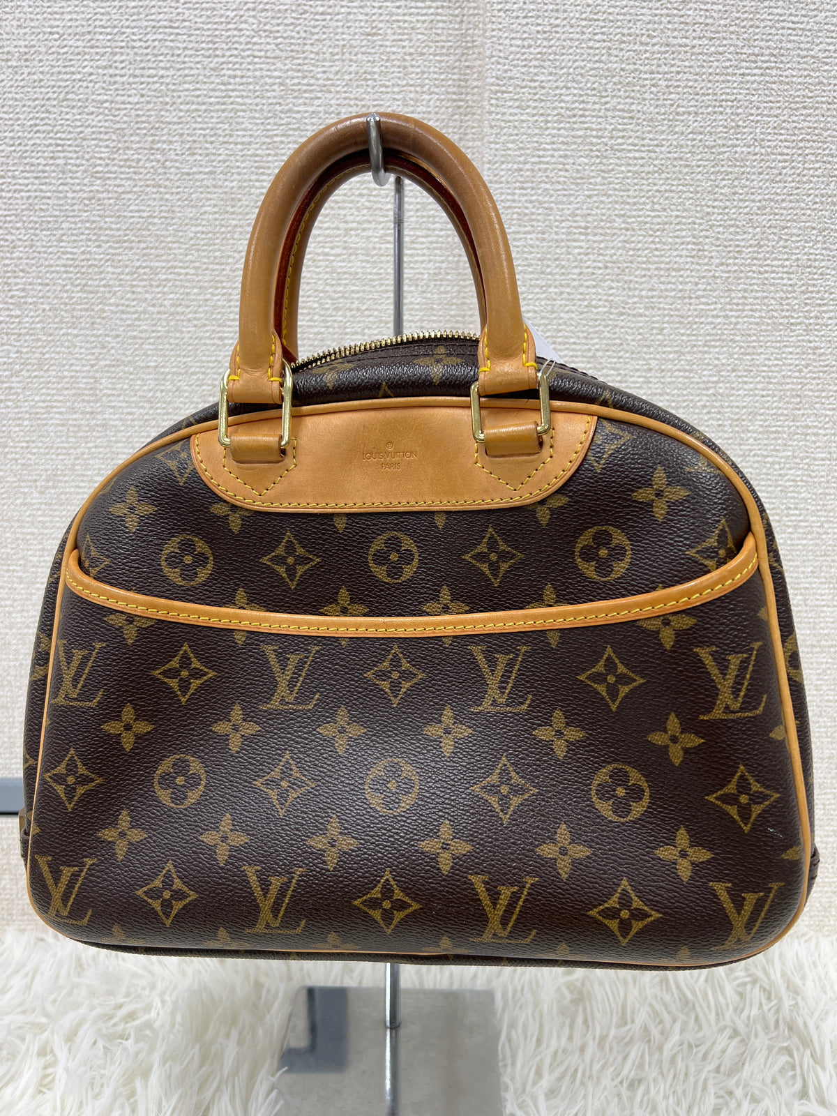 Louis Vuitton Brown Handle Bags A-17793