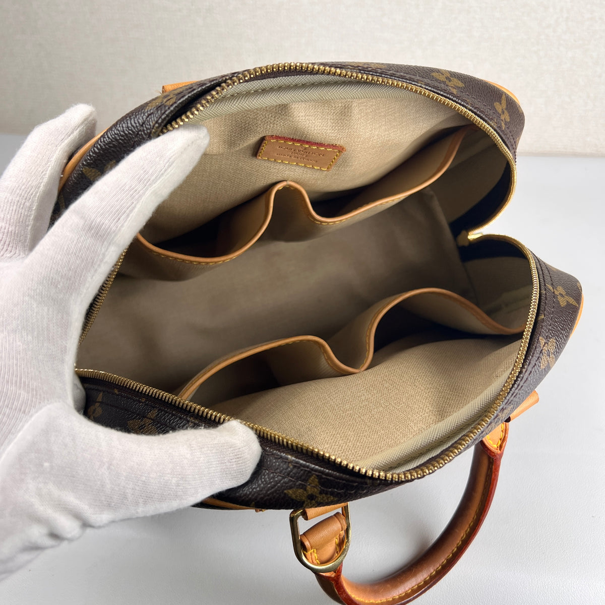 Louis Vuitton Brown Handle Bags A-17793