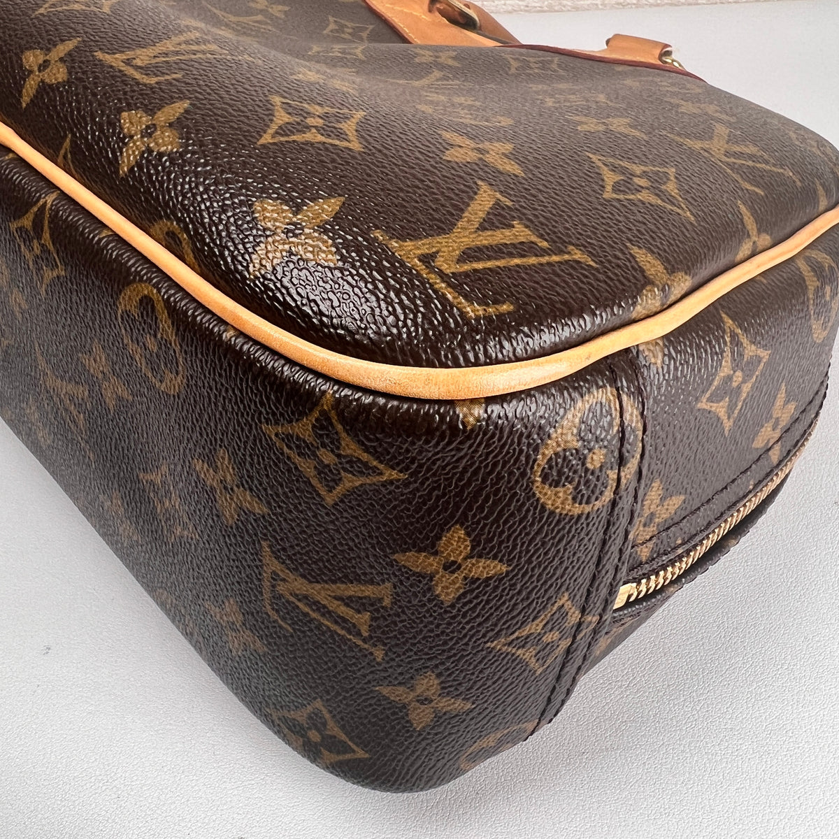 Louis Vuitton Brown Handle Bags A-17793