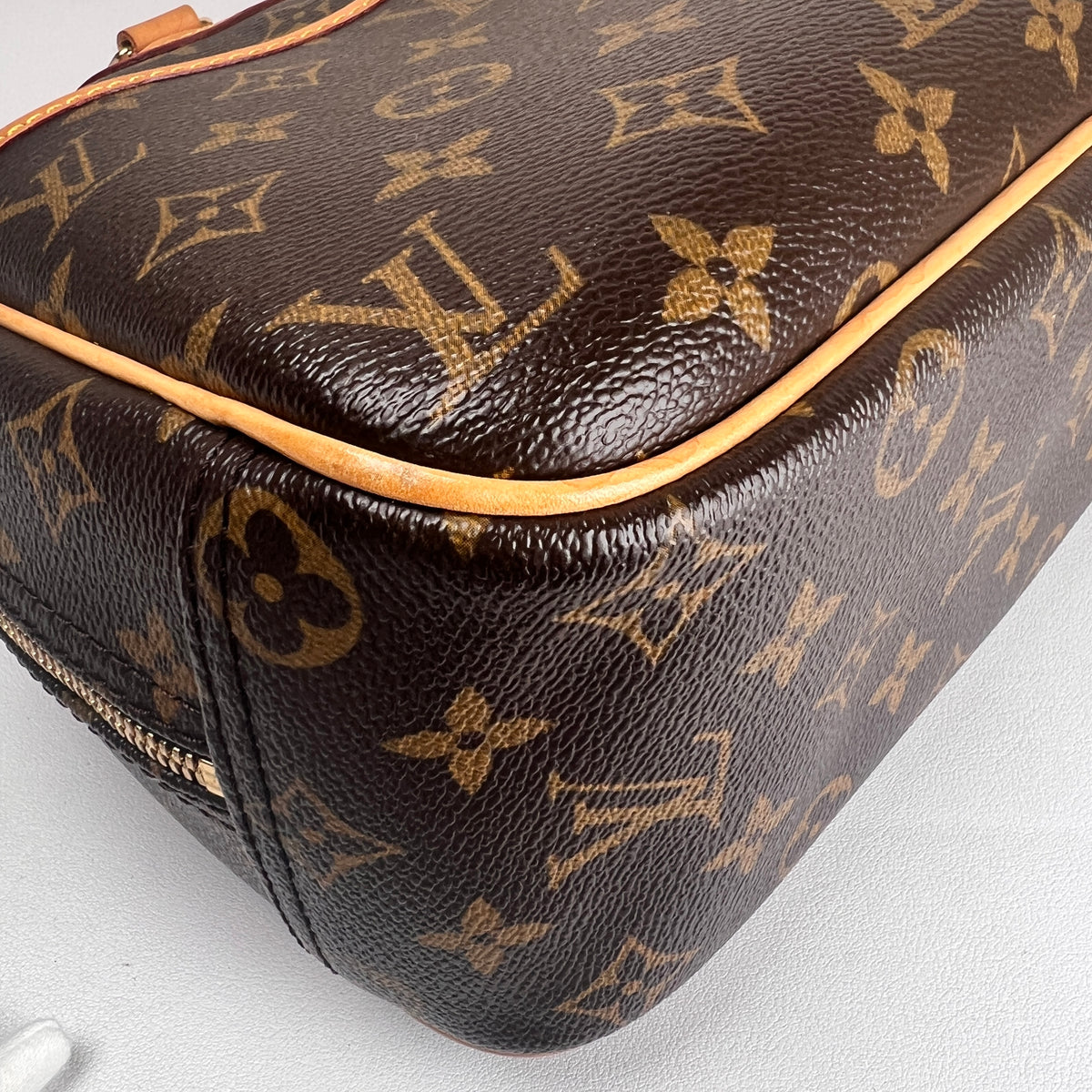 Louis Vuitton Brown Handle Bags A-17793
