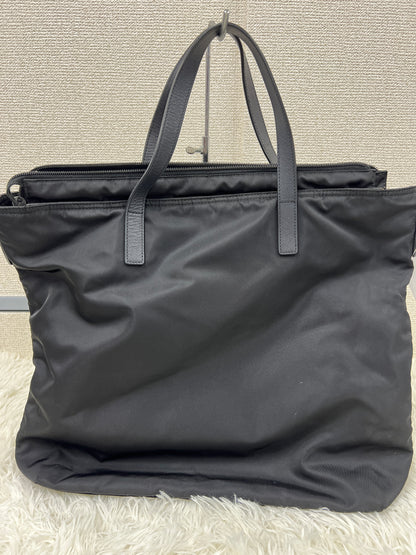 Prada Black Tote Bags A-17794