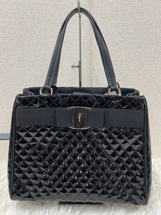 Ferragamo Black Tote Bags A-17795