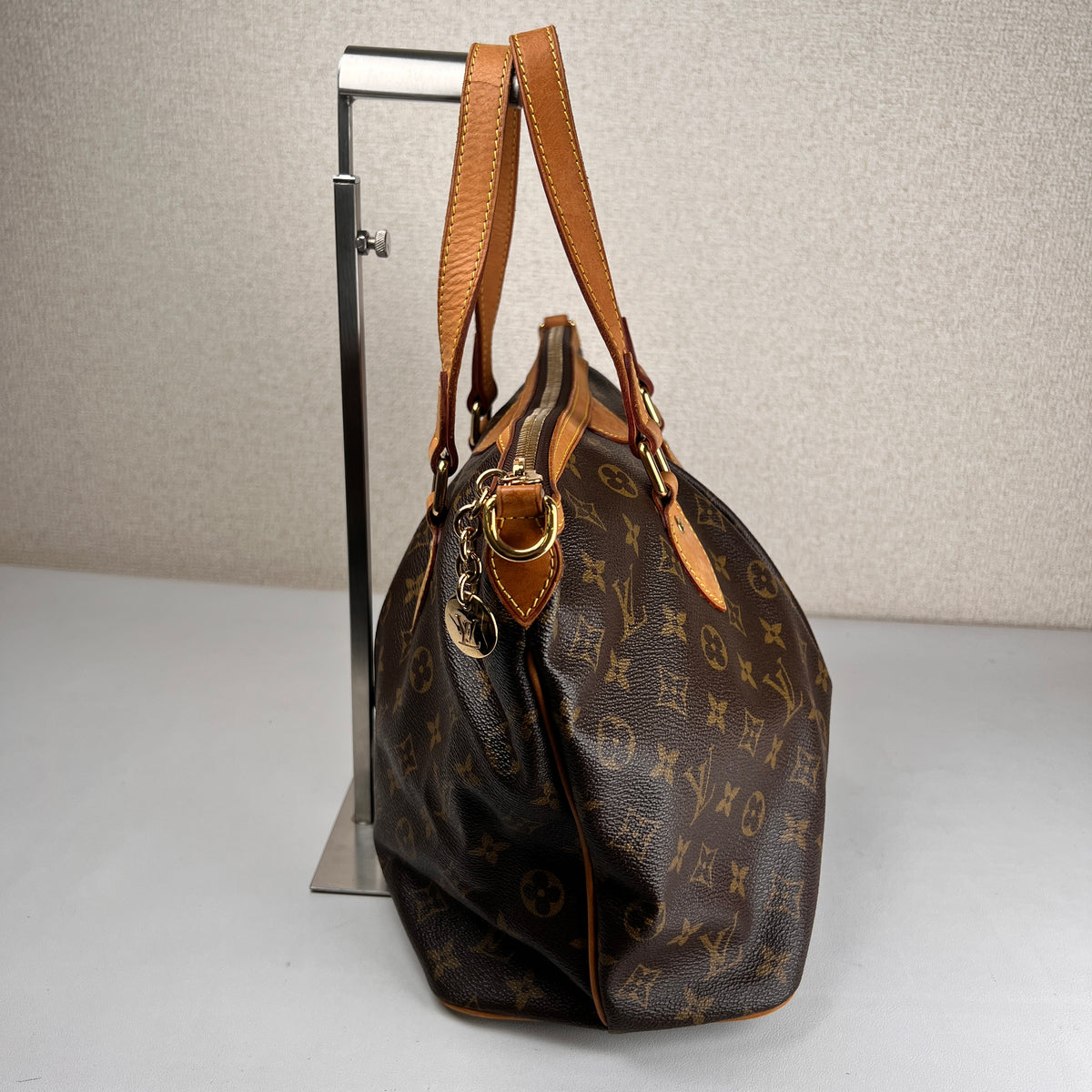 Louis Vuitton Brown Handle Bags A-17797