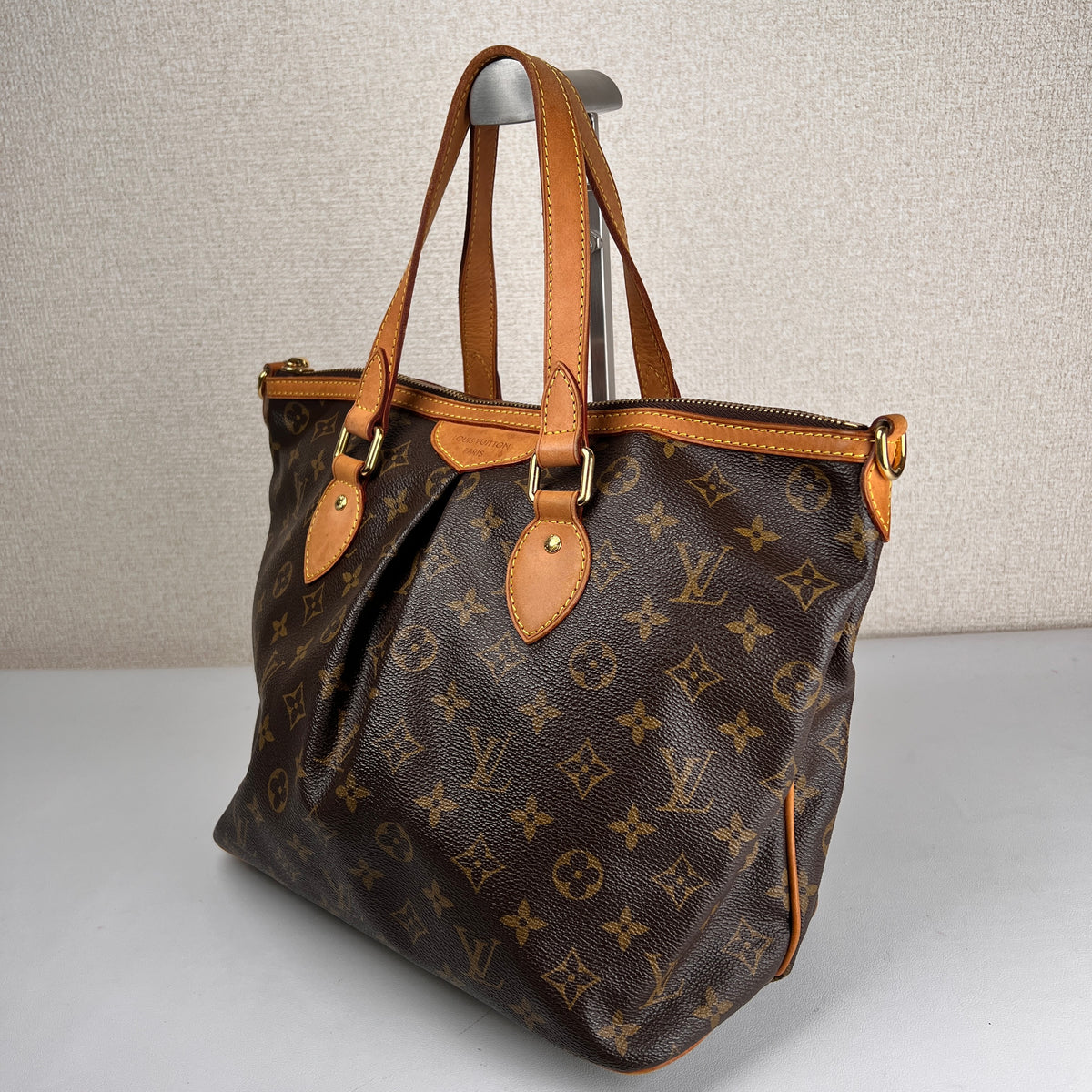 Louis Vuitton Brown Handle Bags A-17797