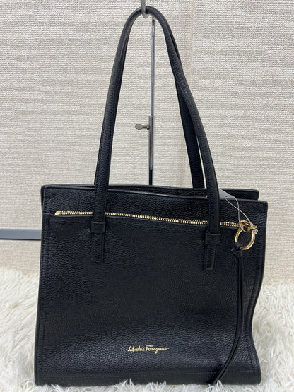 Ferragamo Black Tote Bags A-17802