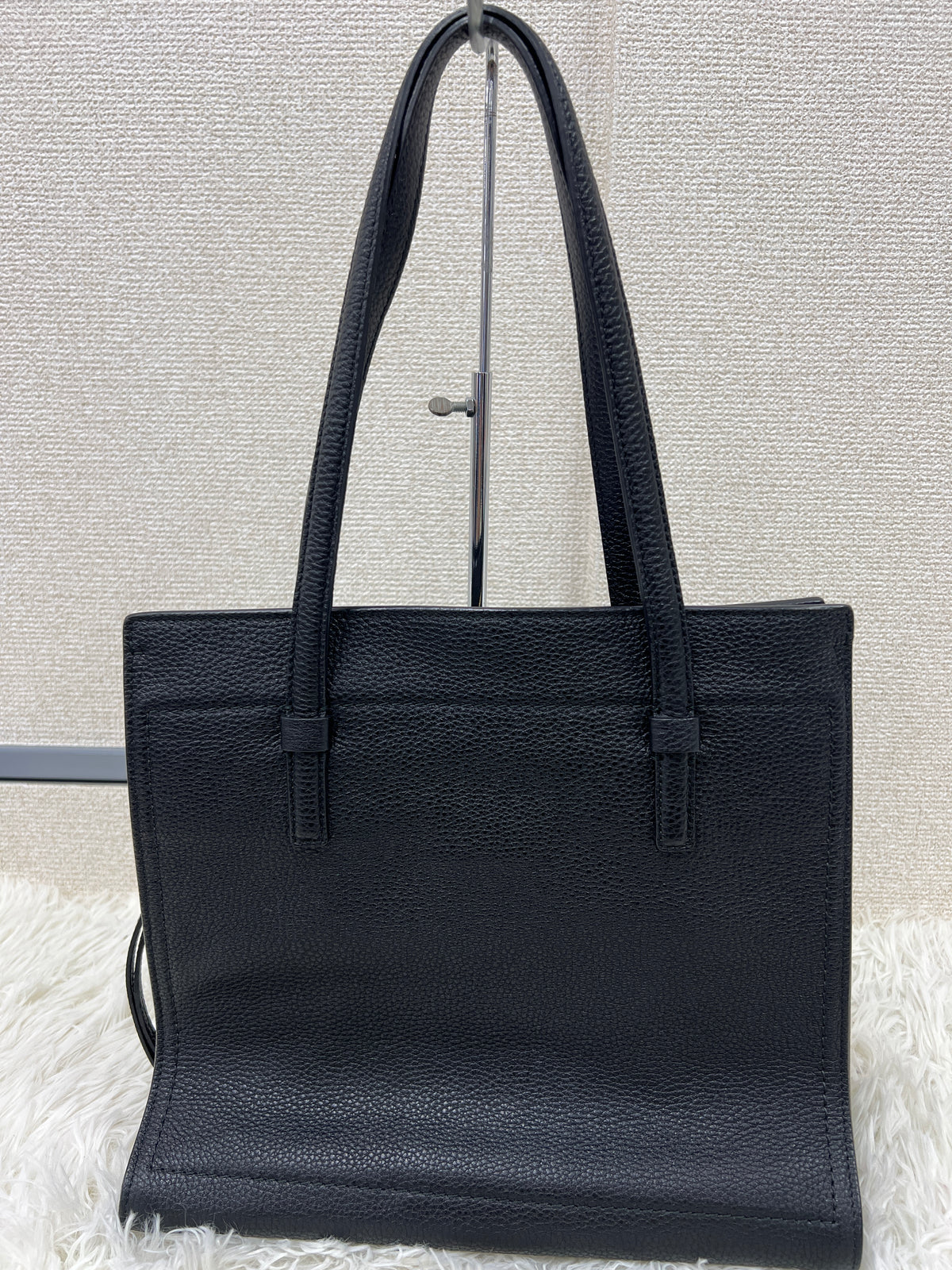 Ferragamo Black Tote Bags A-17802
