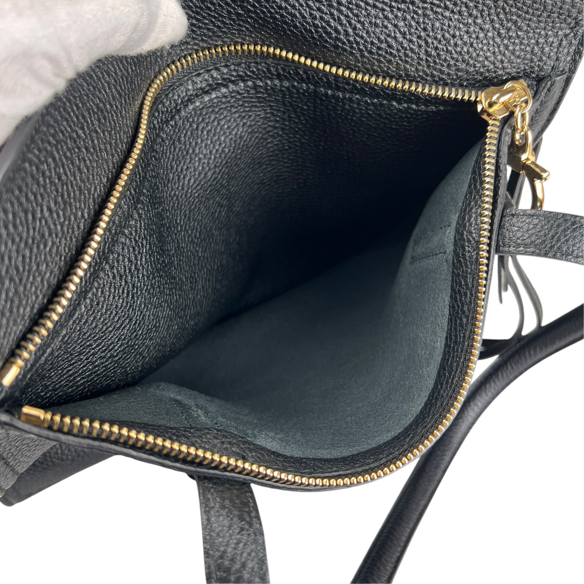 Ferragamo Black Tote Bags A-17802