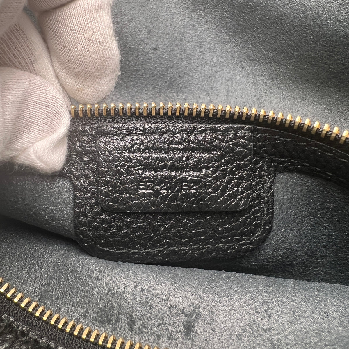 Ferragamo Black Tote Bags A-17802