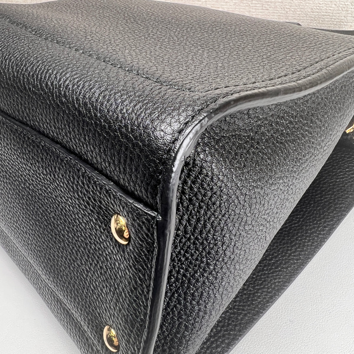 Ferragamo Black Tote Bags A-17802