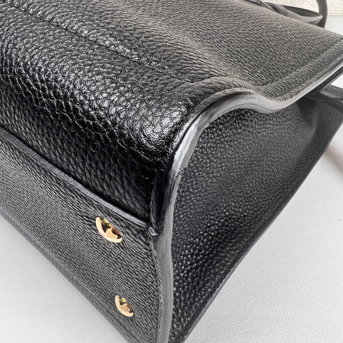 Ferragamo Black Tote Bags A-17802