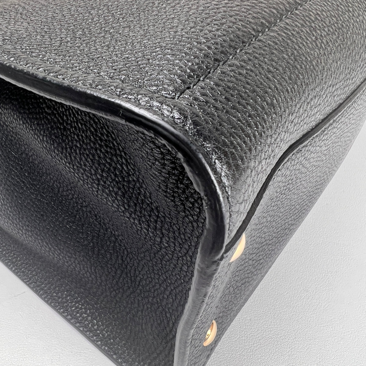 Ferragamo Black Tote Bags A-17802