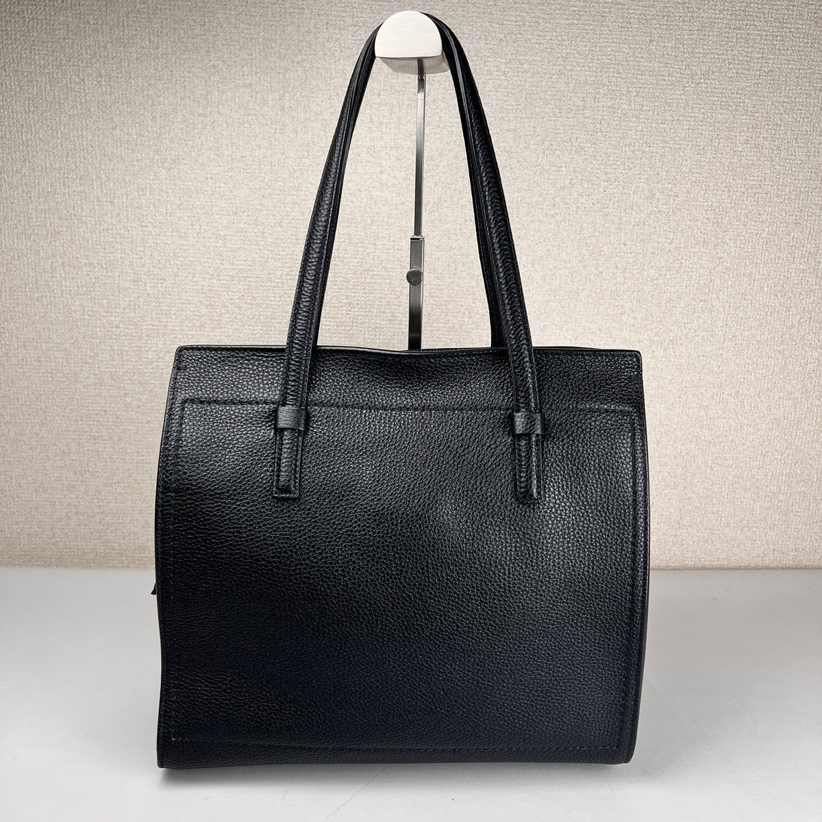 Ferragamo Black Tote Bags A-17802