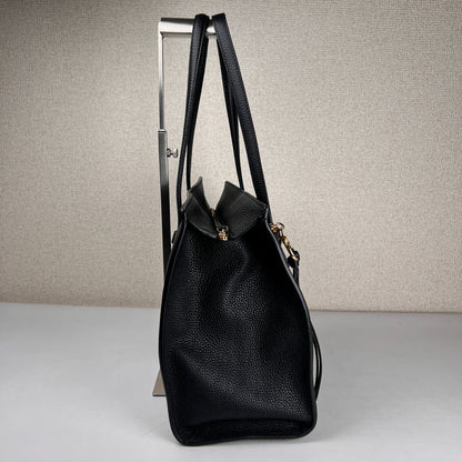 Ferragamo Black Tote Bags A-17802