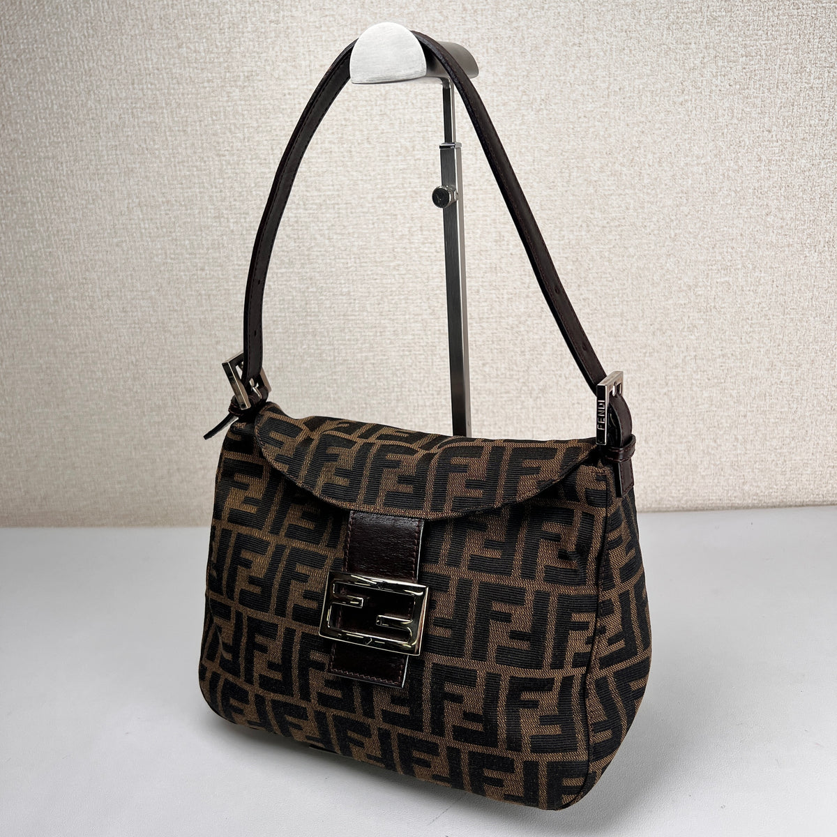 Fendi Brown Shoulder Bags A-17804