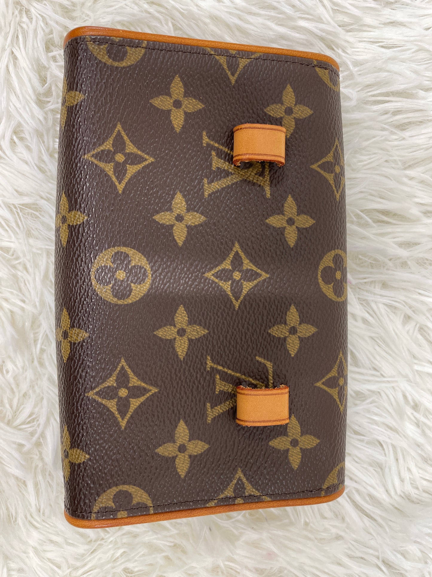 Louis Vuitton Brown Shoulder Bags A-17807