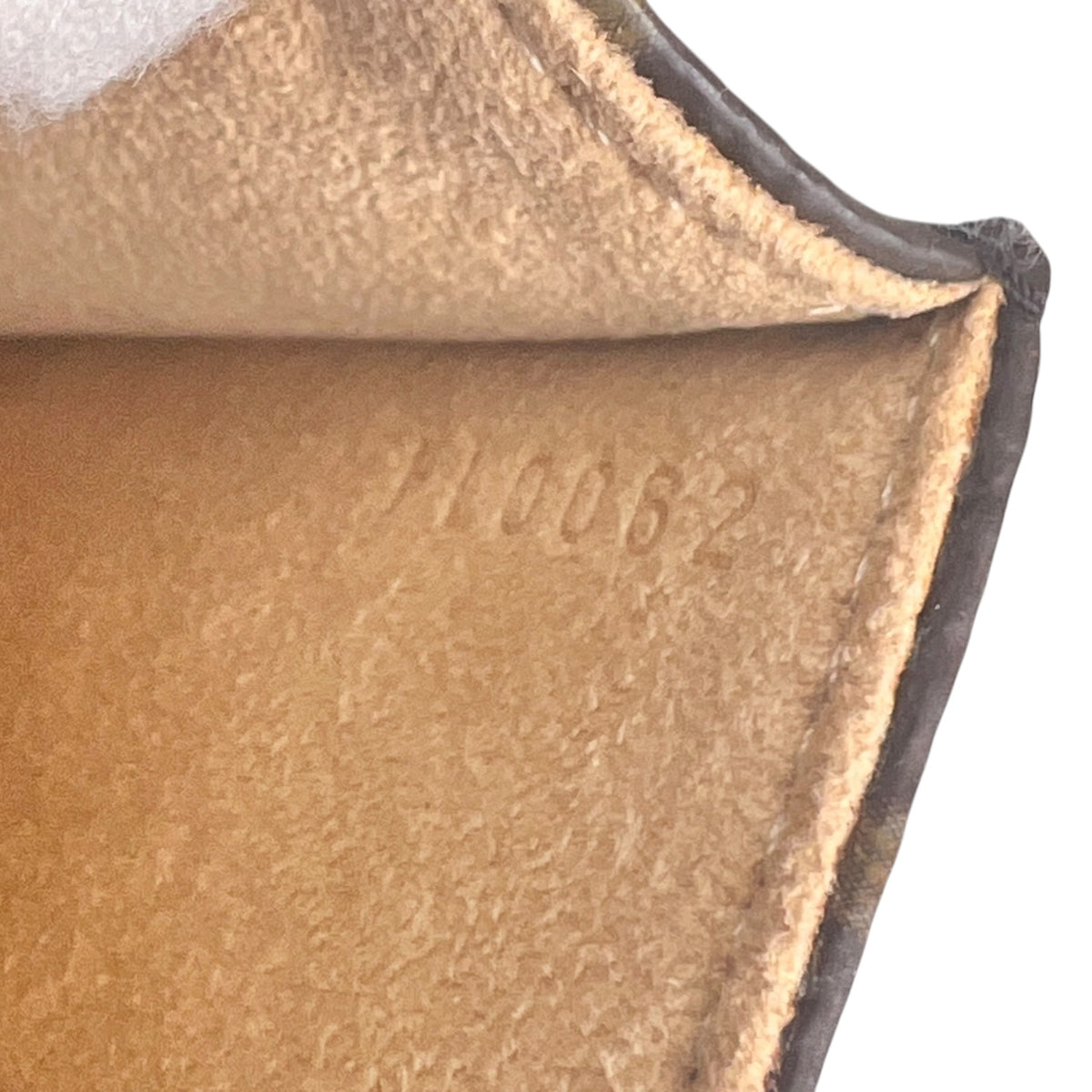 Louis Vuitton Brown Shoulder Bags A-17807