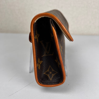 Louis Vuitton Brown Shoulder Bags A-17807