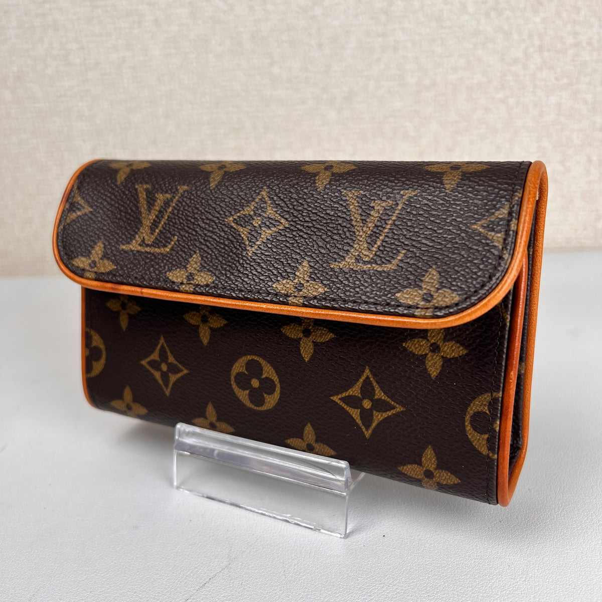 Louis Vuitton Brown Shoulder Bags A-17807