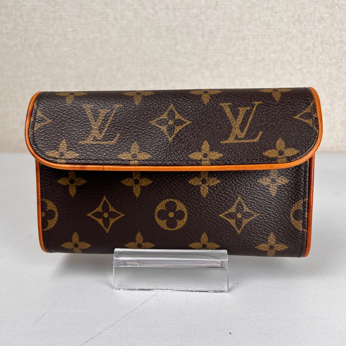 Louis Vuitton Brown Shoulder Bags A-17807