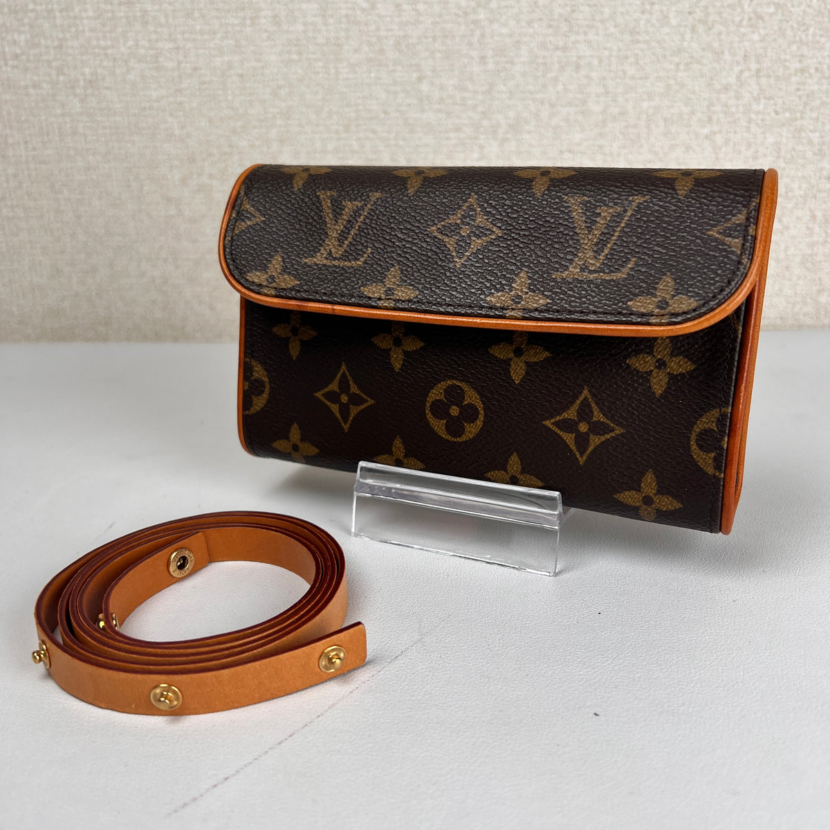 Louis Vuitton Brown Shoulder Bags A-17807