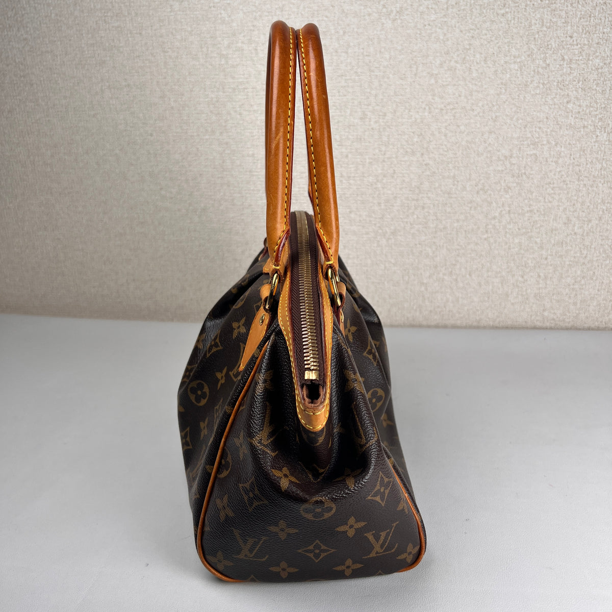 Louis Vuitton Brown Handle Bags A-17809