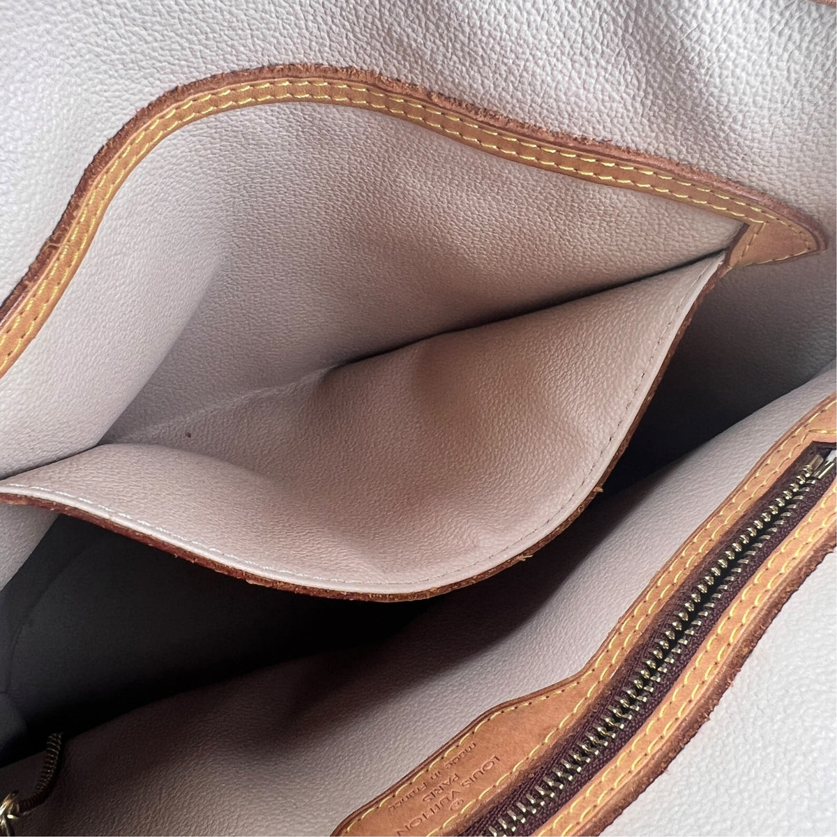 Louis Vuitton Brown Handle Bags A-17812
