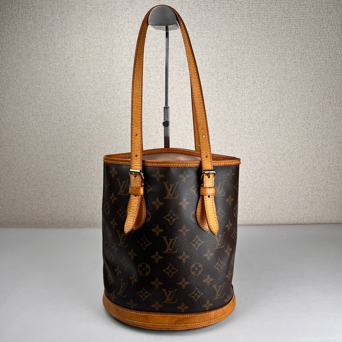 Louis Vuitton Brown Handle Bags A-17812