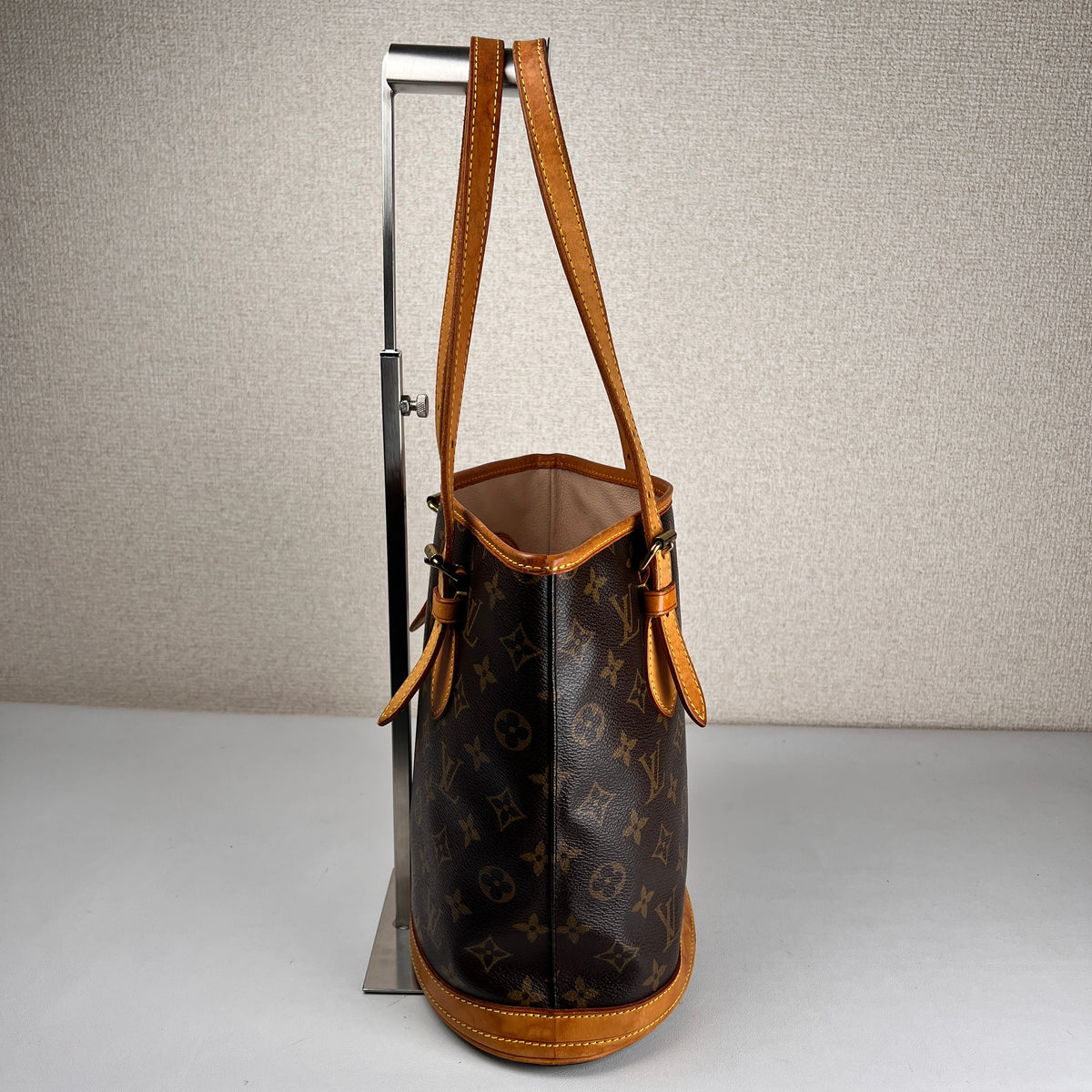 Louis Vuitton Brown Handle Bags A-17812